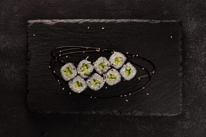 Макі з огірком